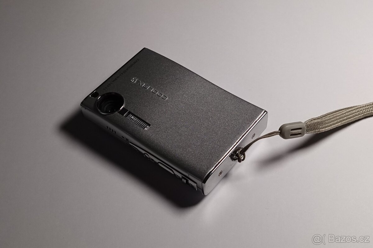 Nikon Coolpix S9 - 10