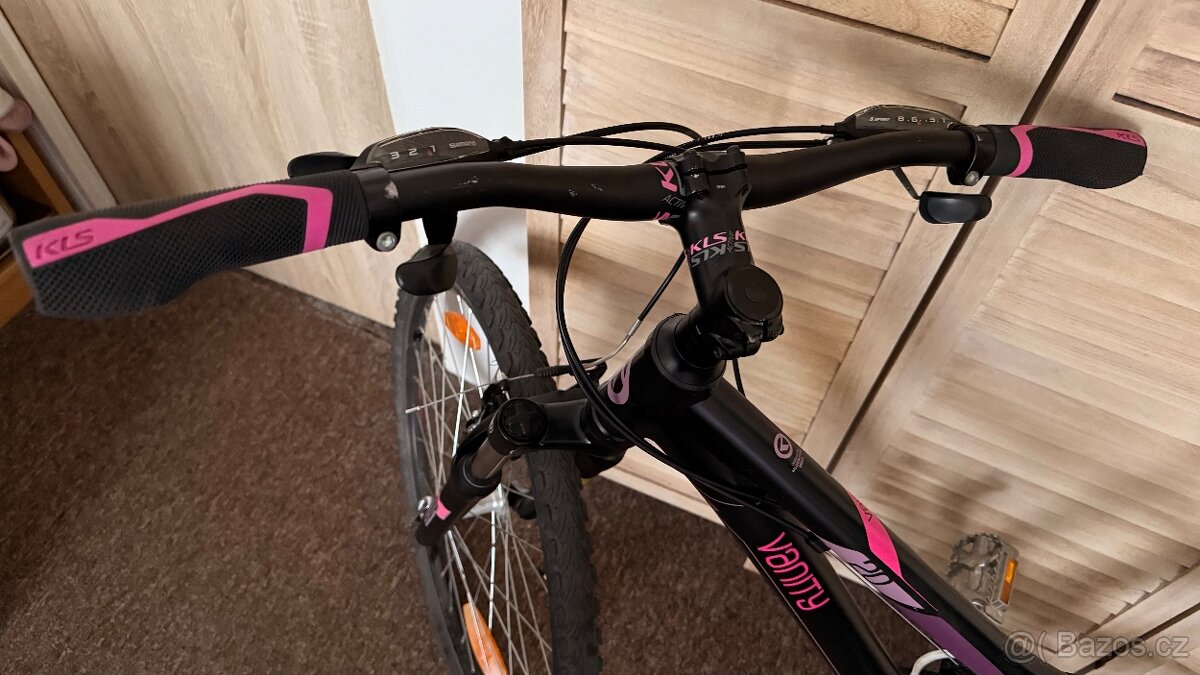 Dívčí kolo Kellys Vanity 20 26+ helma - 10