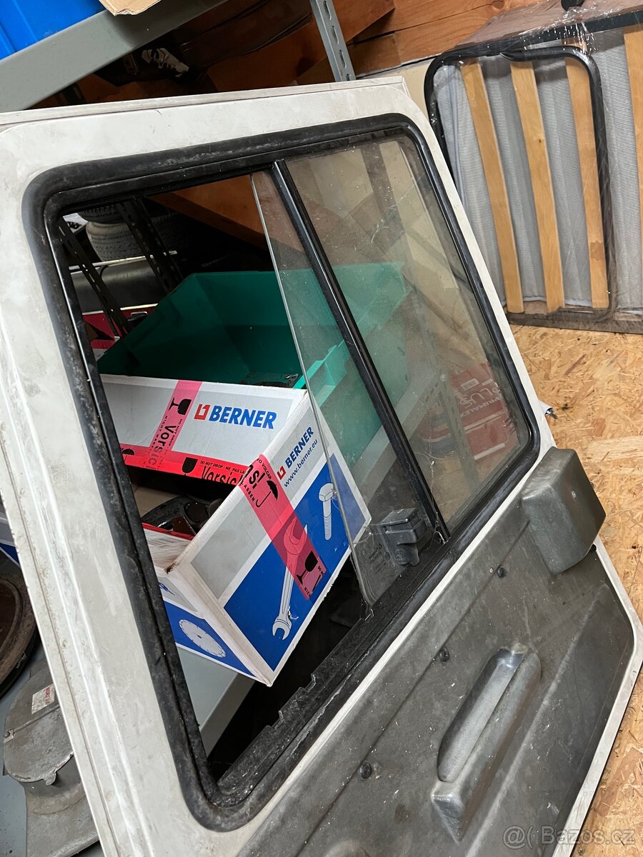 Dveře pravé+ levé s okny Multicar m26 - 10