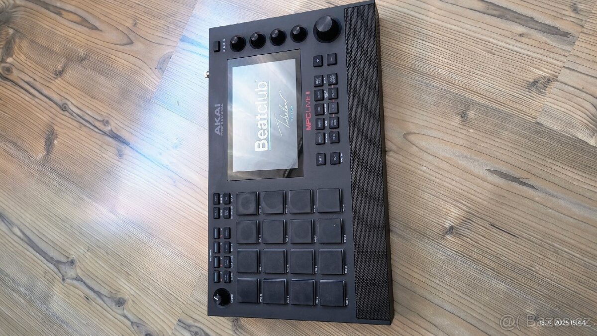 Akai MPC Live II – Beatclub Timbaland
- 10