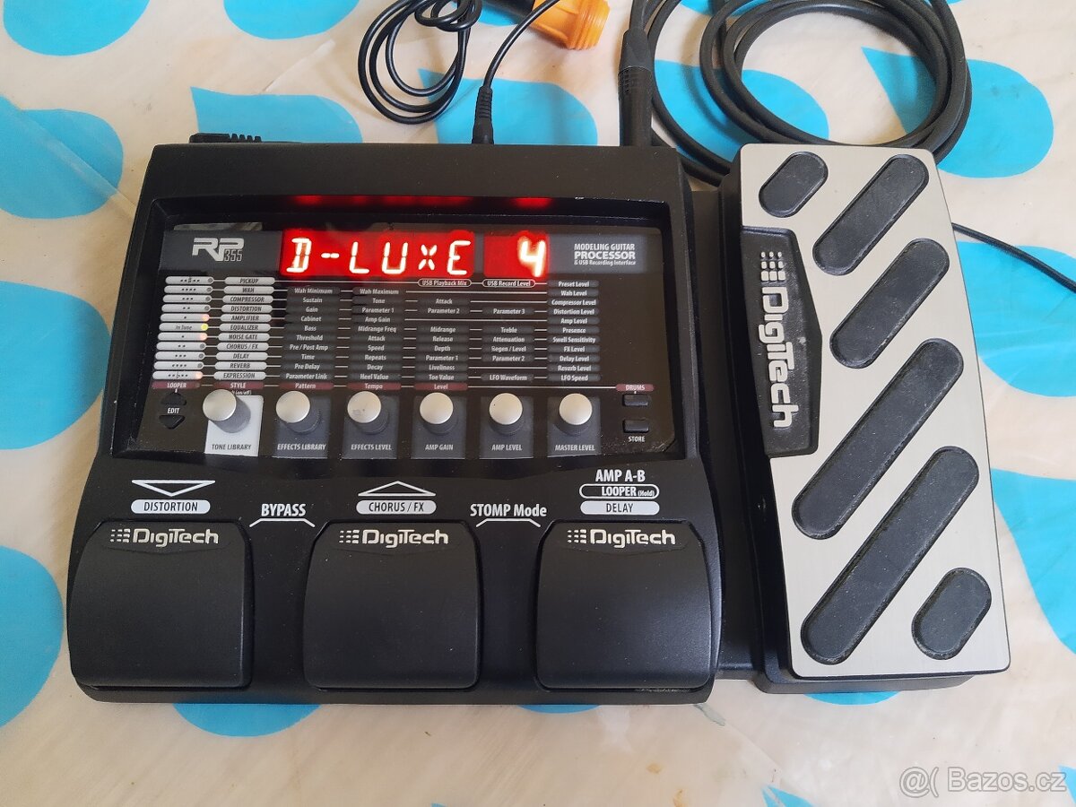 Squier Starcaster + efektor, looper, mikrofon, sluchátka. - 10