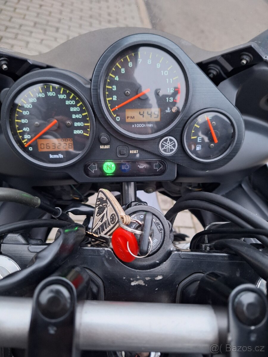 Yamaha fazer 1000 - 10