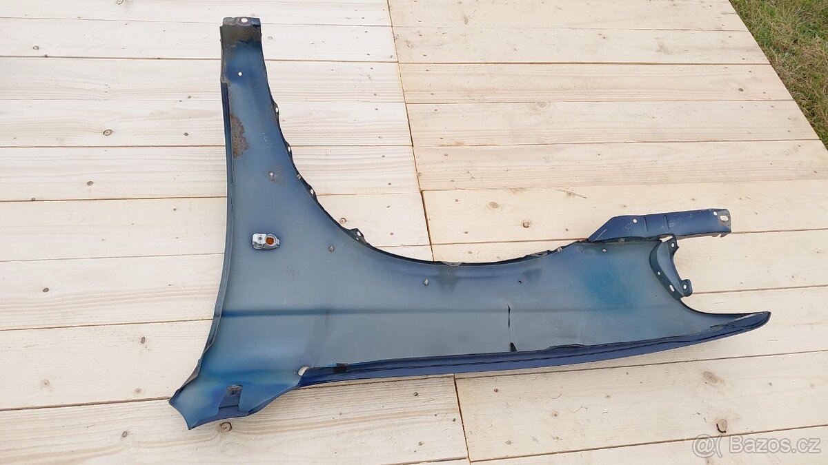 Mitsubihi Pajero Sport – Blatník pravý přední modrý - 10