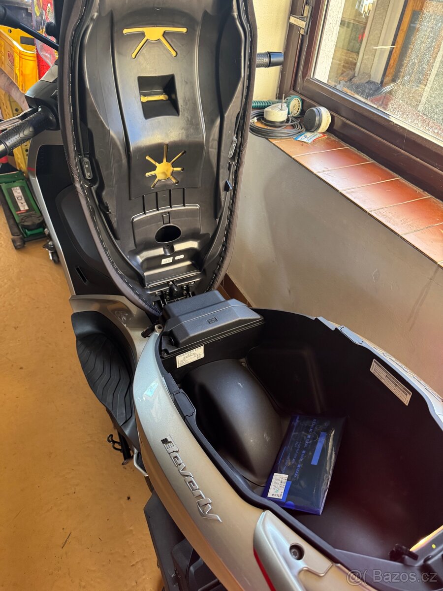 skůtr Piaggio Beverly 400 ZIMNÍ CENA - 10