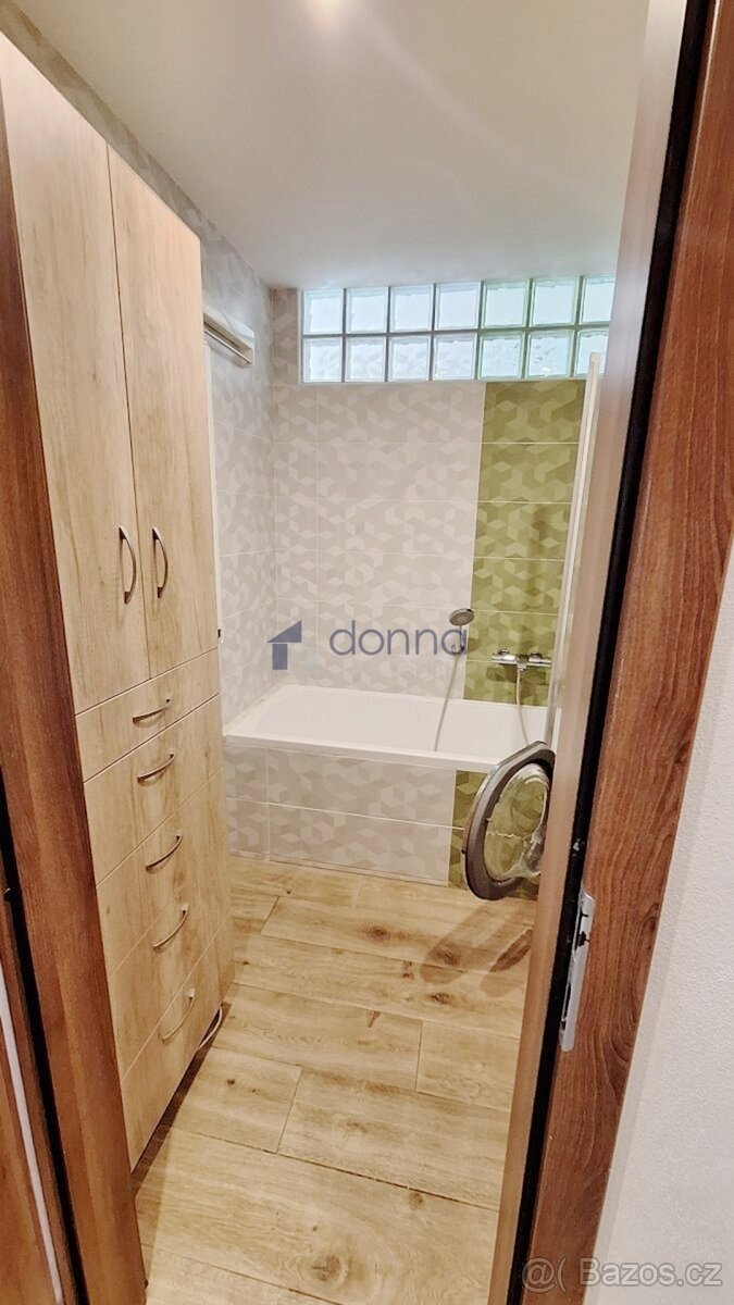 Pronájem bytu 3+kk/L, 72m², ul. Hennerova, Praha 5 - Motol, - 10