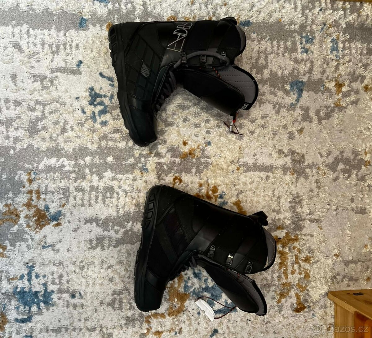 Snowboard STUF - Symbol 145 + vázáni STUF - Matrix; Boty Nit - 10