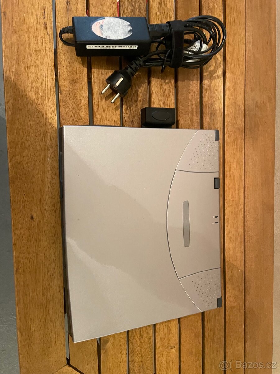 Starý počítač ACER - 10