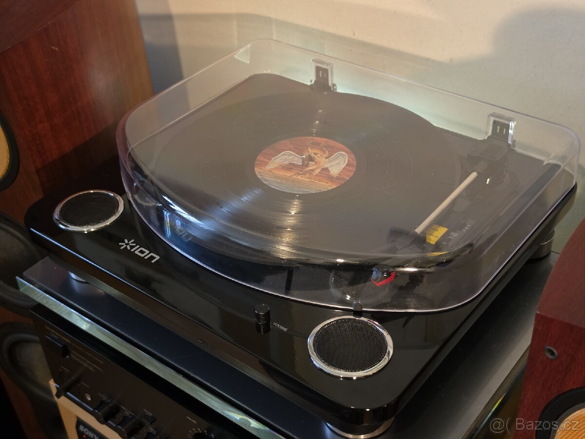 50%sleva Gramofon ION s repráčkama, top stav - 10