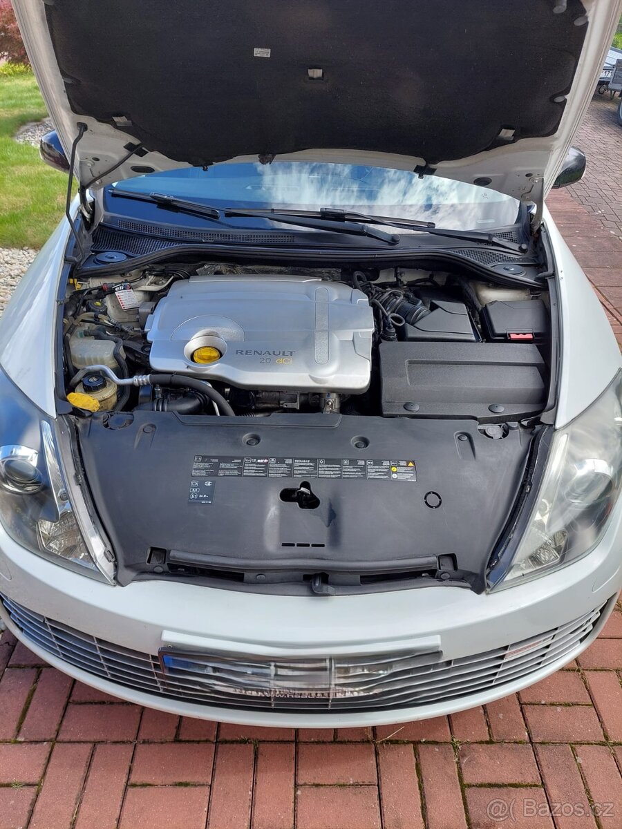 Laguna Coupe Monaco GP 2.0 DCI 180 GT - 10