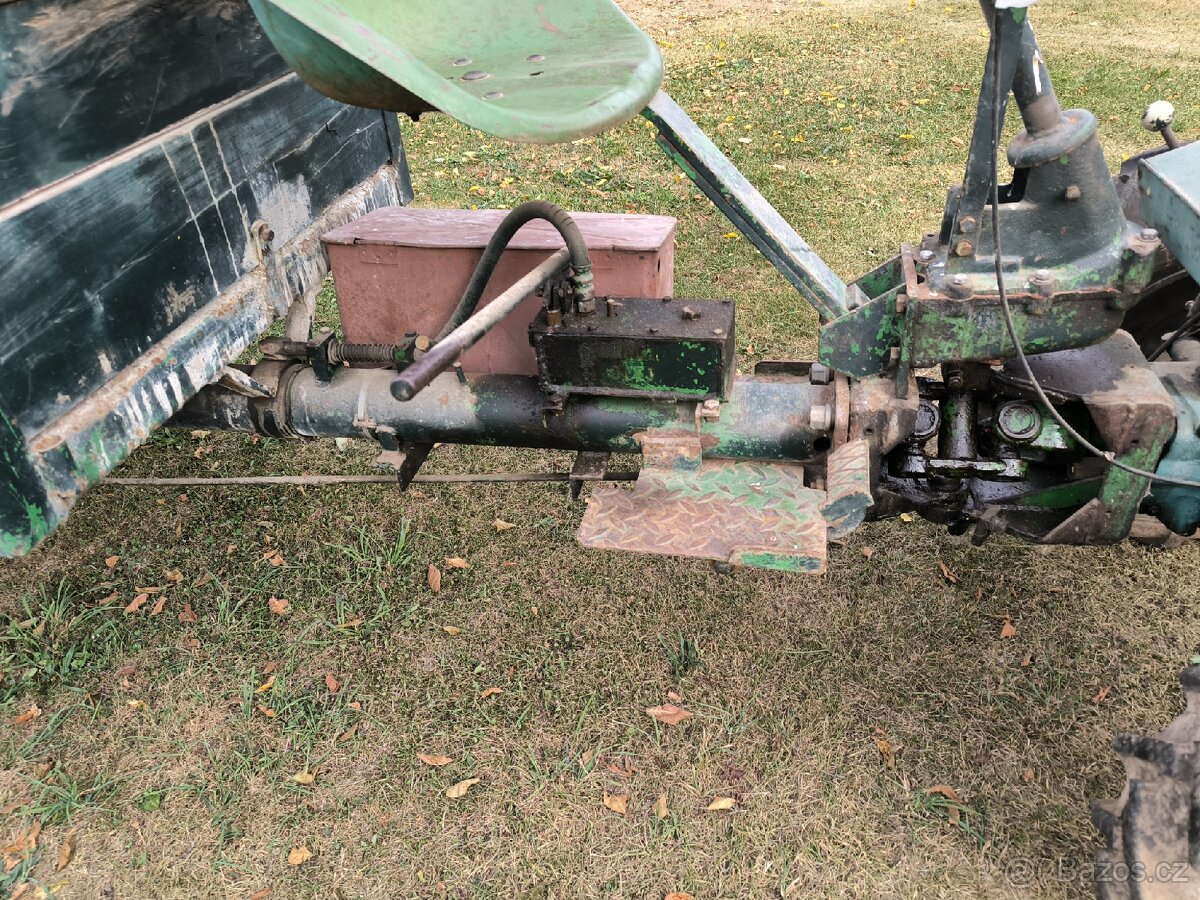 Traktor tovární výroby Agrostroj.4x4 - 10