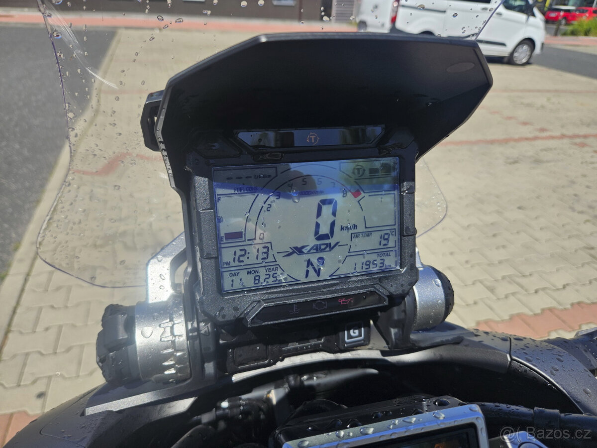 Honda X-ADV 750 - nová v ČR, najeto 12,5 tis. km - 10