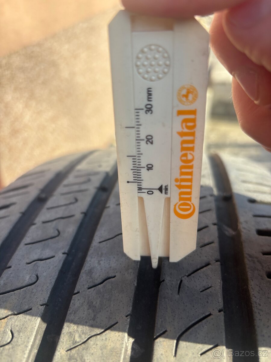 Pneu 215/60 R16 - 10