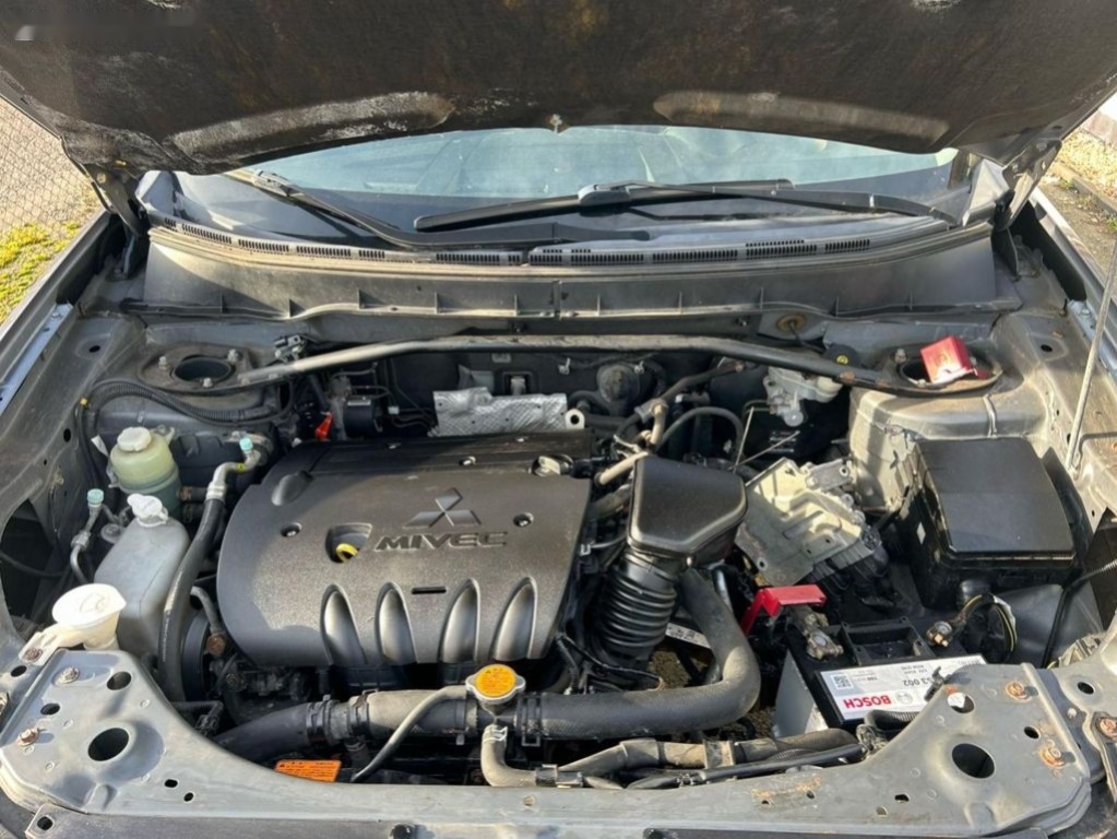 Mitsubishi Outlander,2.4 4x4 7 míst max. výbava - 10