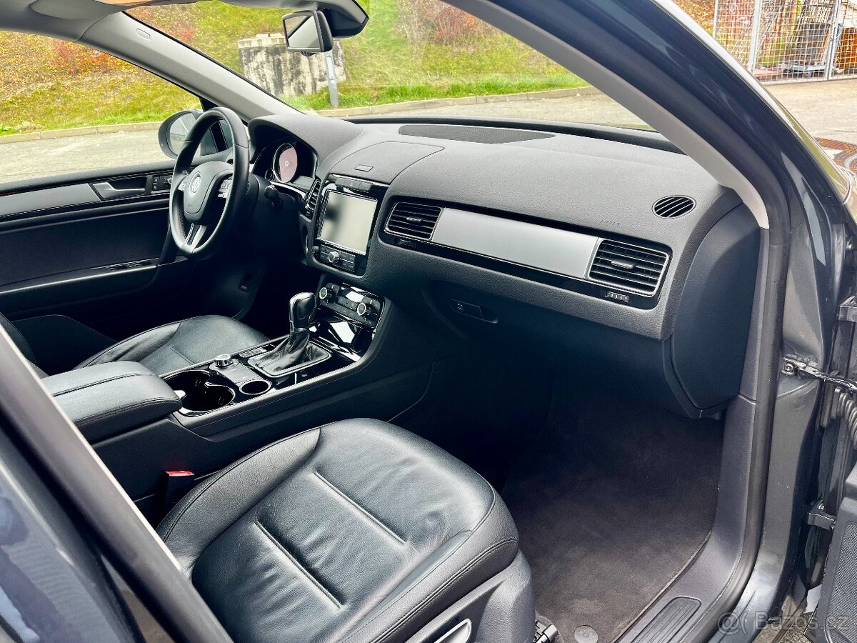 VW Touareg 3.0TDI 180kW WEBASTO Tažné VÝHŘEV Bi-Xenony NAVI - 10