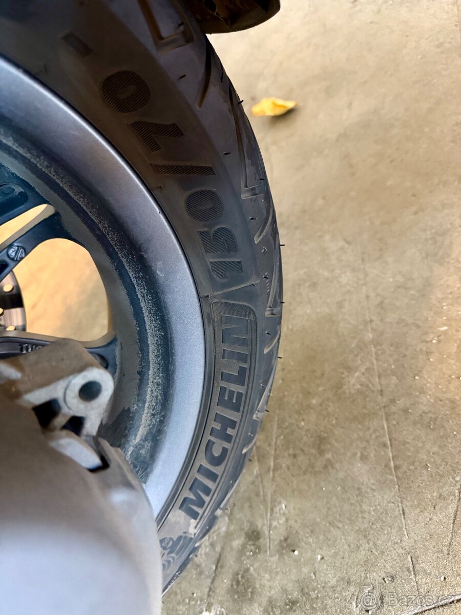 Piaggio 400 Beverly S - 10