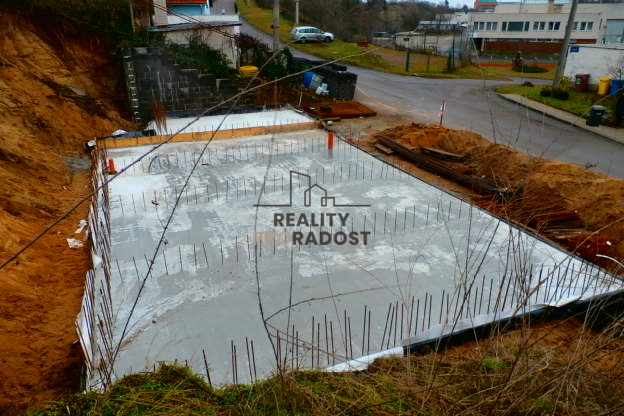 Prodej stavebního pozemku 344m2 se stav.pov. v Hodonicích, n - 10