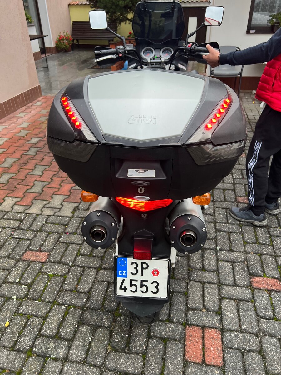 Suzuki DL1000 V-Strom 2002 - 10