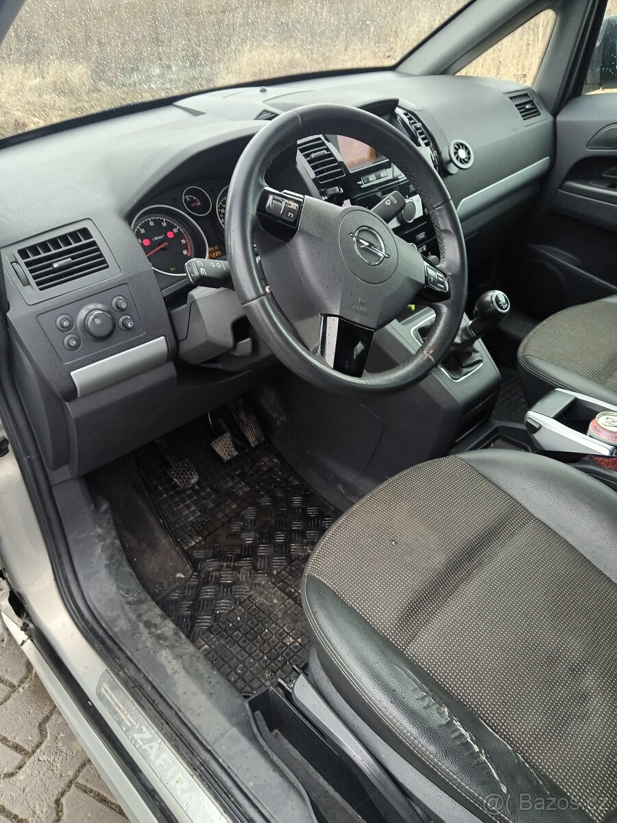 Zafira, CNG/ benzín, 110 kW, 1.6 Rok 2010 - 10