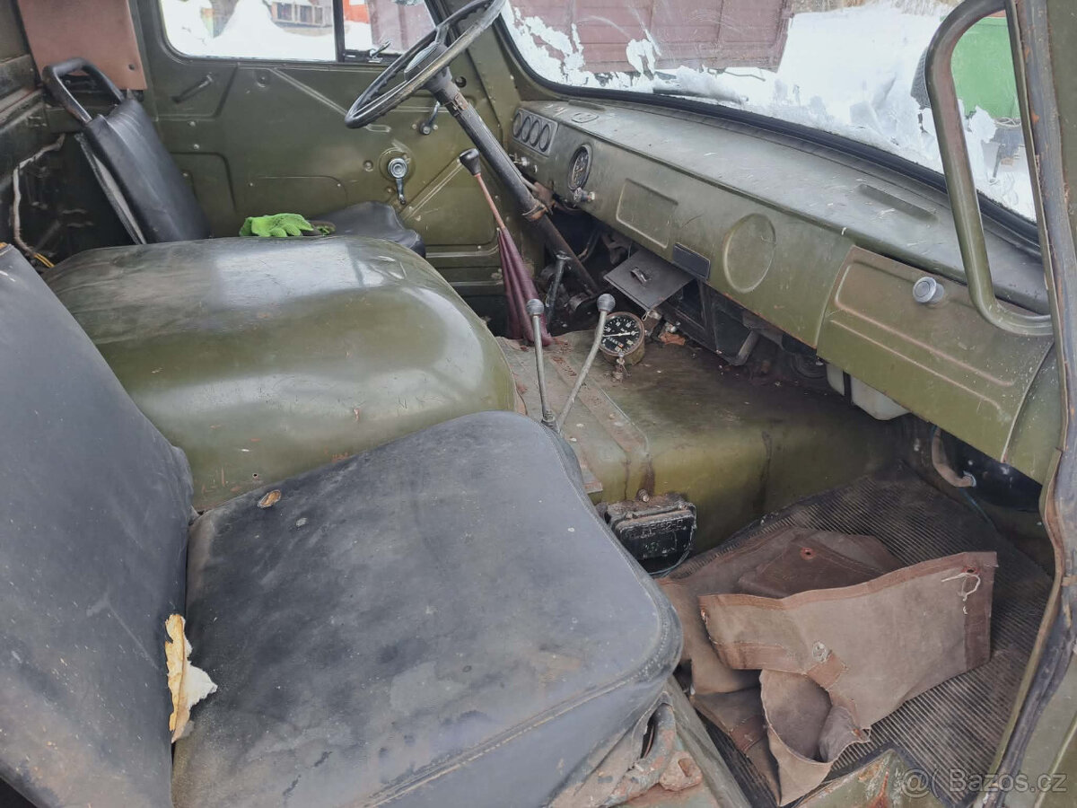 UAZ 452 - 10
