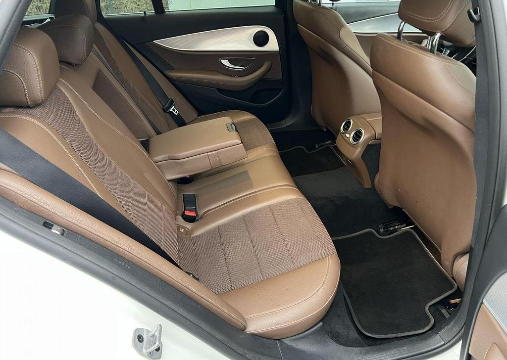 Mercedes-Benz Třídy E, E 220D 4MATIC ALL TERRAIN - 10
