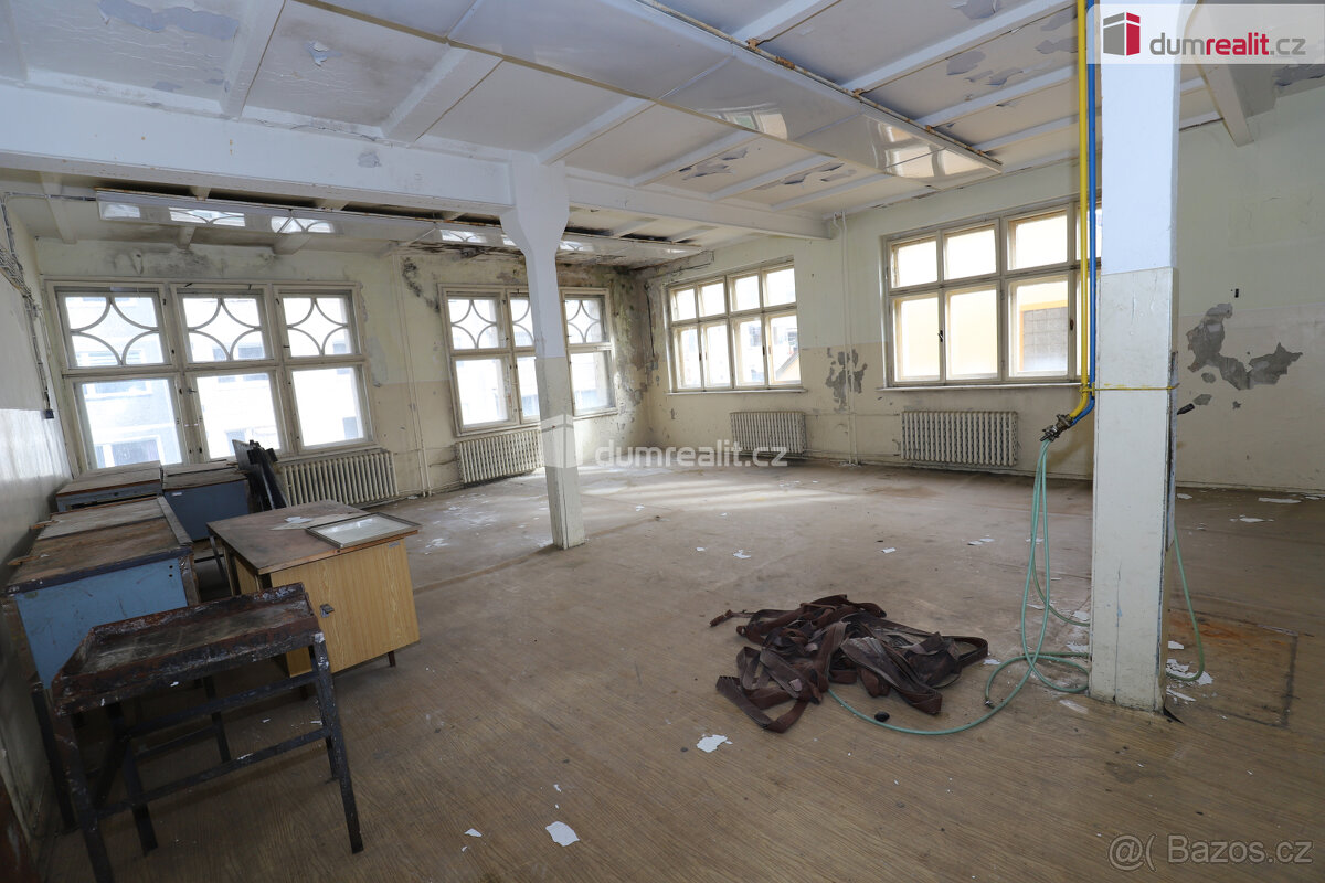 Objekt občanského vybavení - bývalá škola v Kraslicích - 10