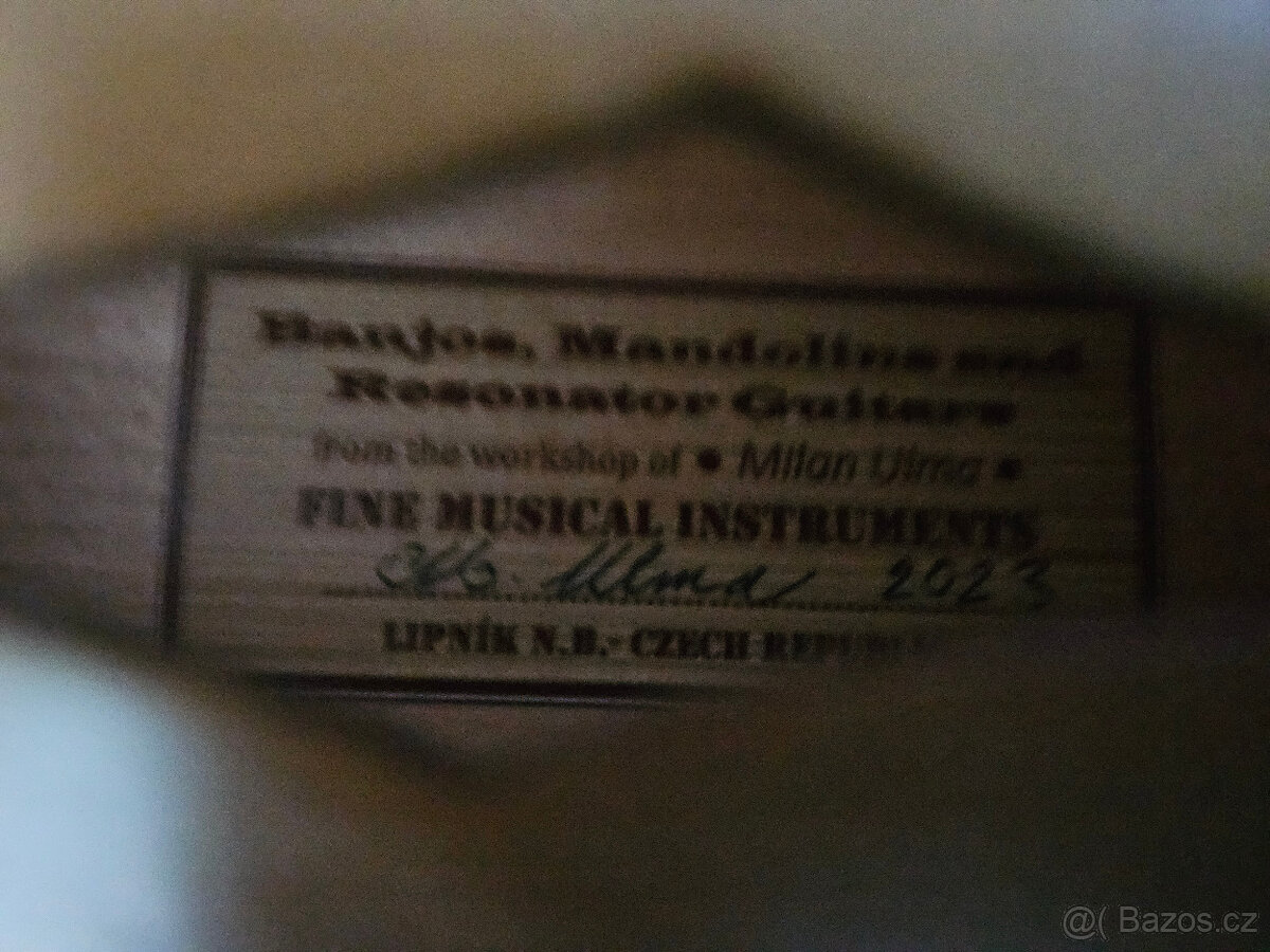 Zánovní česká celomasivní mandolína ULMA s kufrem - 10