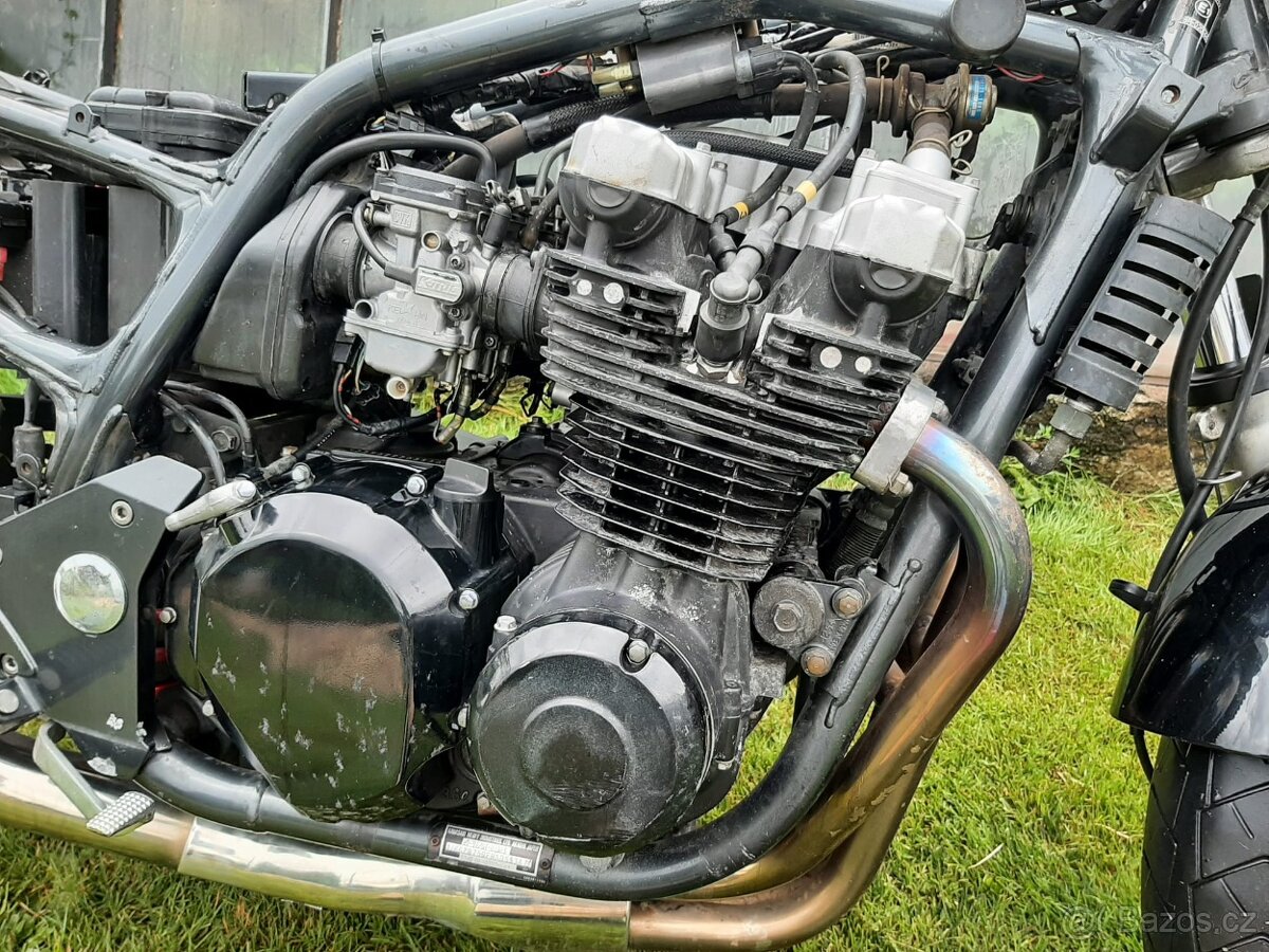 Kawasaki ZR 750 S - 10