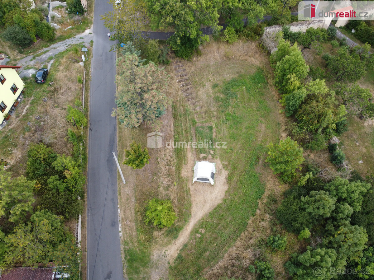 Prodej pozemku v Encovanech - 10