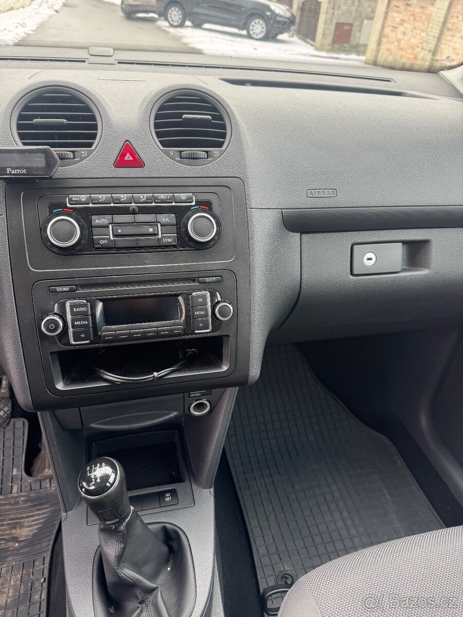 Volkswagen Caddy - 10
