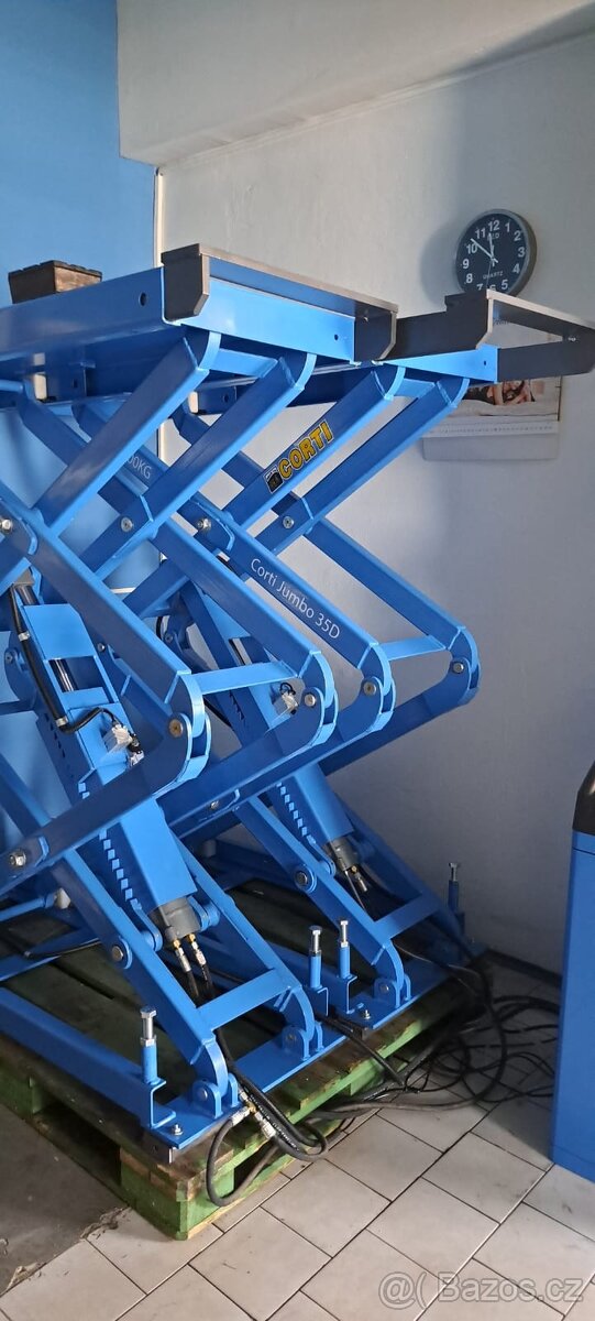 Vybavení pneu-autoservisu( zvedák,zouvačka,vyvažovačka) - 10