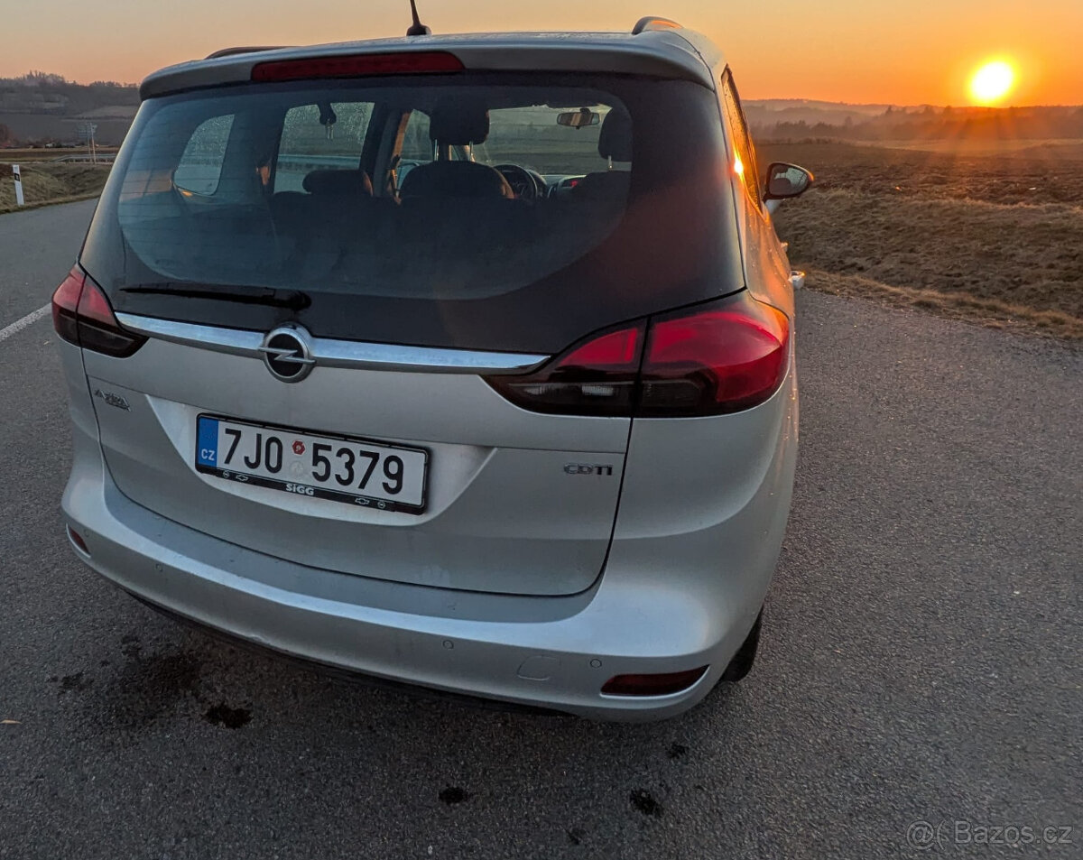Opel Zafira tourer - 10
