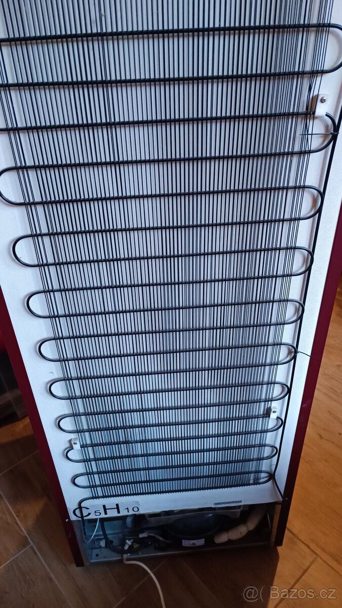 Lednice s mrazákem Schaub Lorenz SL 300R CB - 10