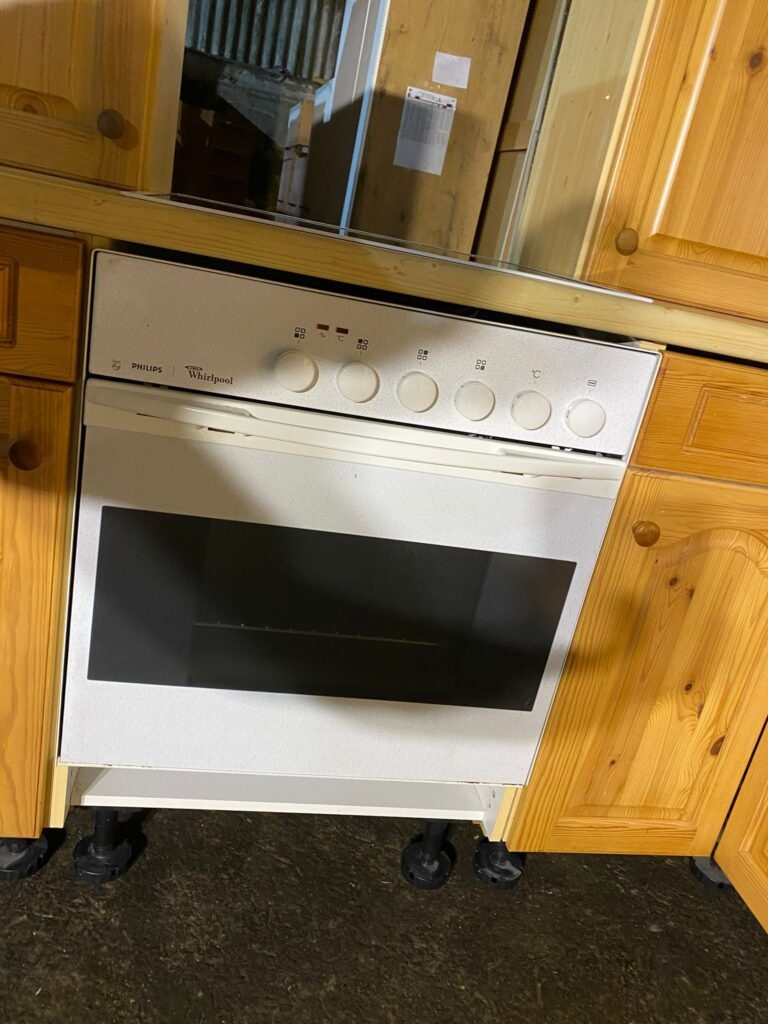 Kuchyňská linka se spotřebiči dovezena z Německa - 10