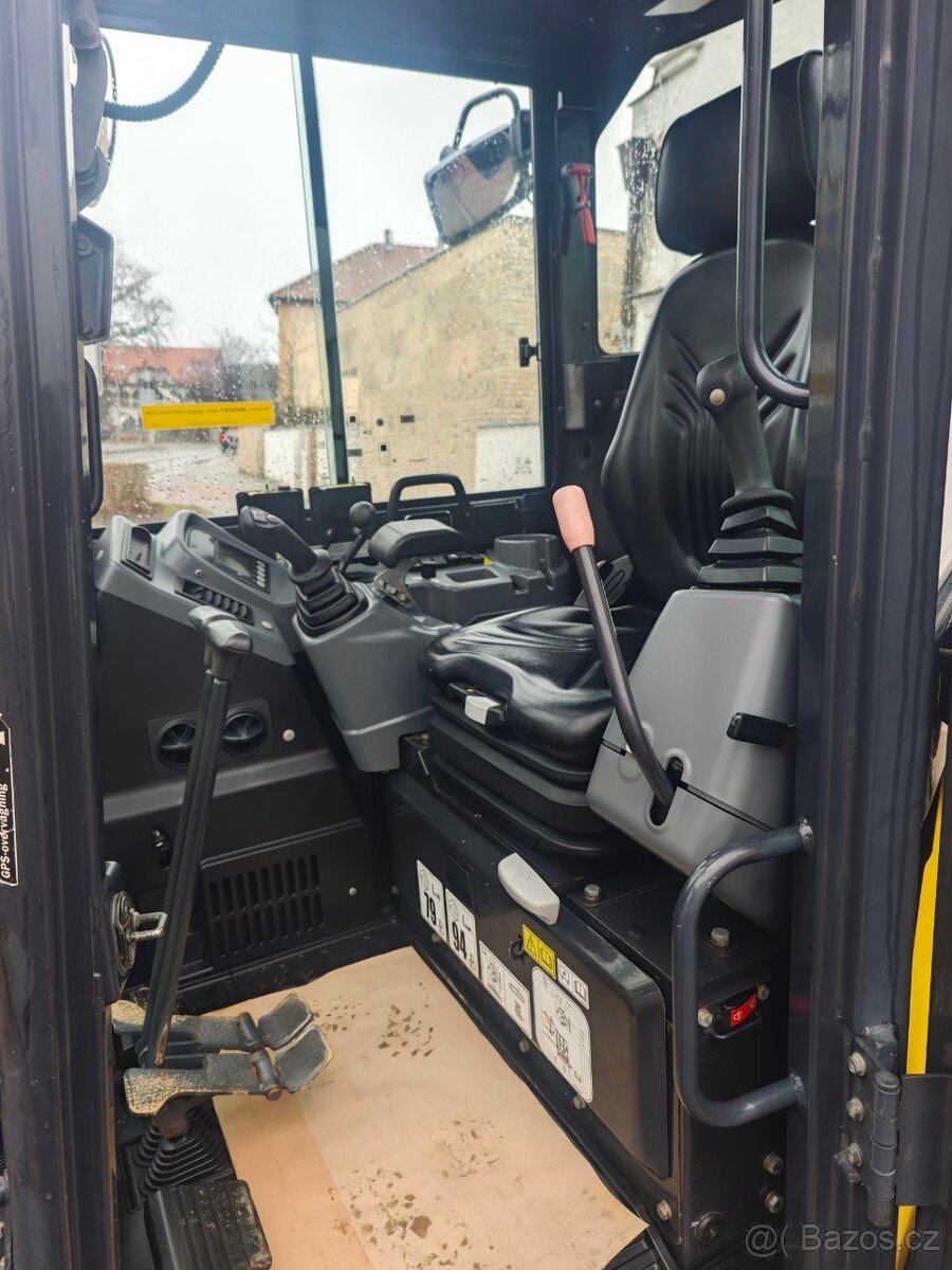 Pásový minibagr Yanmar VIO50-6A - 10