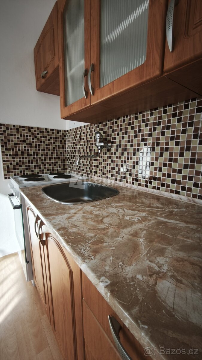 Pronájem bytu 1+1 s lodžií, Náměšť nad Oslavou, ev.č. 02221 - 10