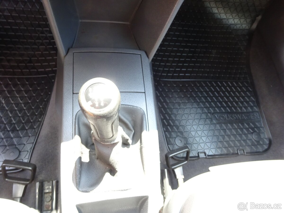 VW Polo 1.2i r.v.2002 (47 kw) STK:4/2027 - 10