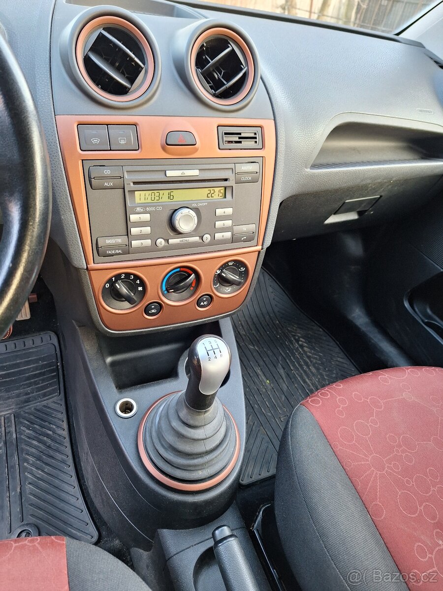 Ford Fiesta 1.3 r.v. 2007 - 10