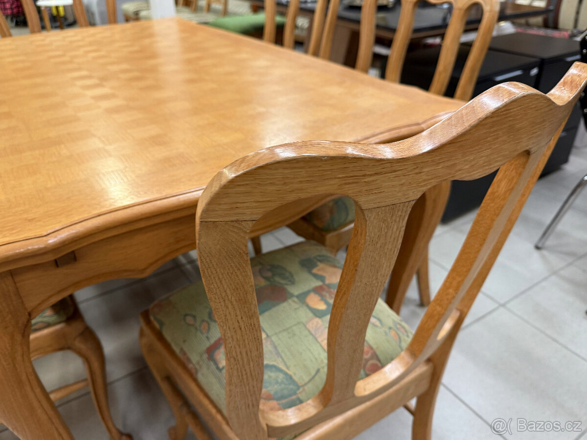 Intarzovaný dubový stůl a šest dubových židlí - 10