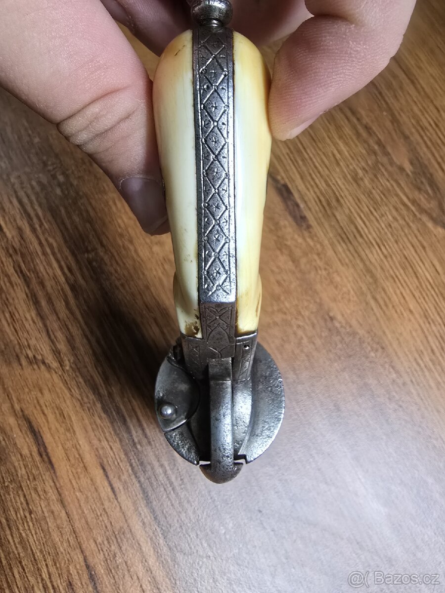 KRÁSNÁ HISTORICKÁ HONOSNÁ PISTOLE PEPŘENKA - 10