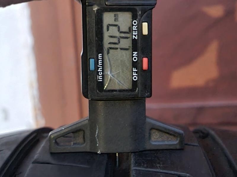 Letní Continental 215/65/16C - 10