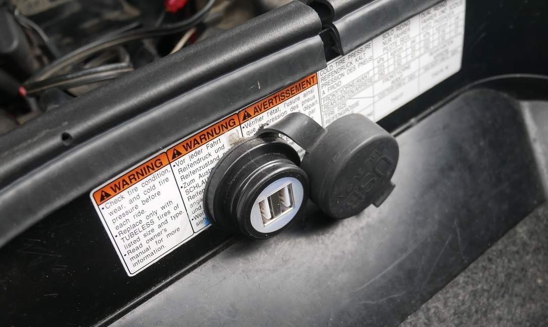 AN 650 BURGMAN 2. generace (2013) - 10