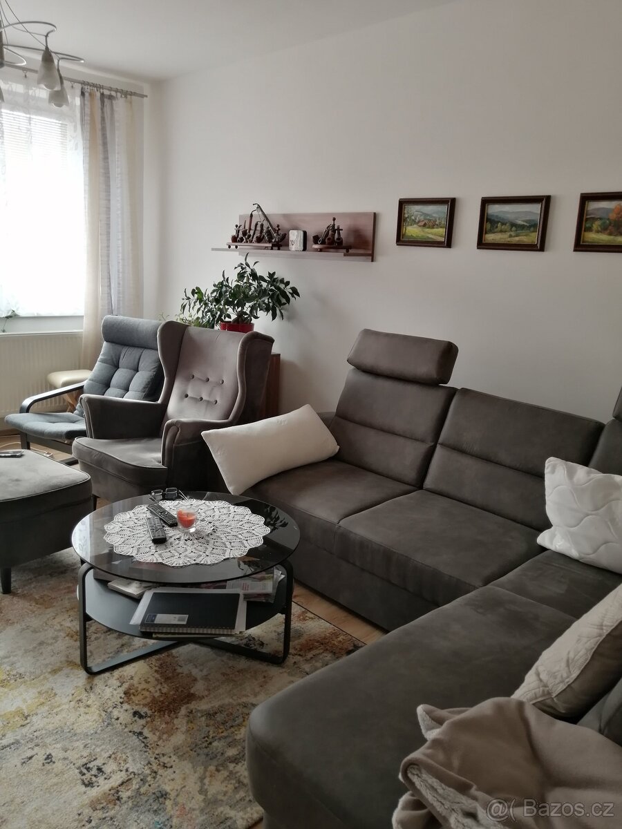 Prodej bytu 3+1 69 m² se zahrádkou a garáží v obci Okrouhlá - 10