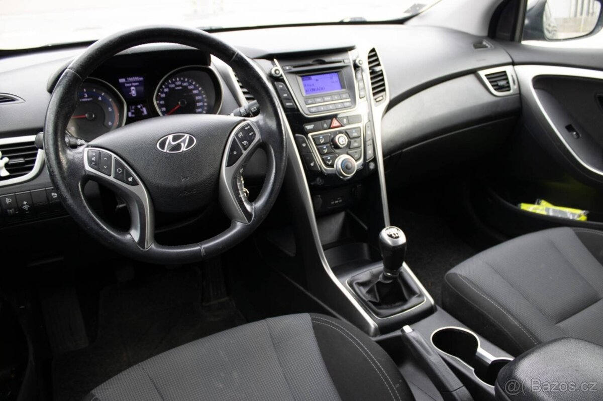 Hyundai i30 1.6 CRDi DOHC 16V Comfort - 10