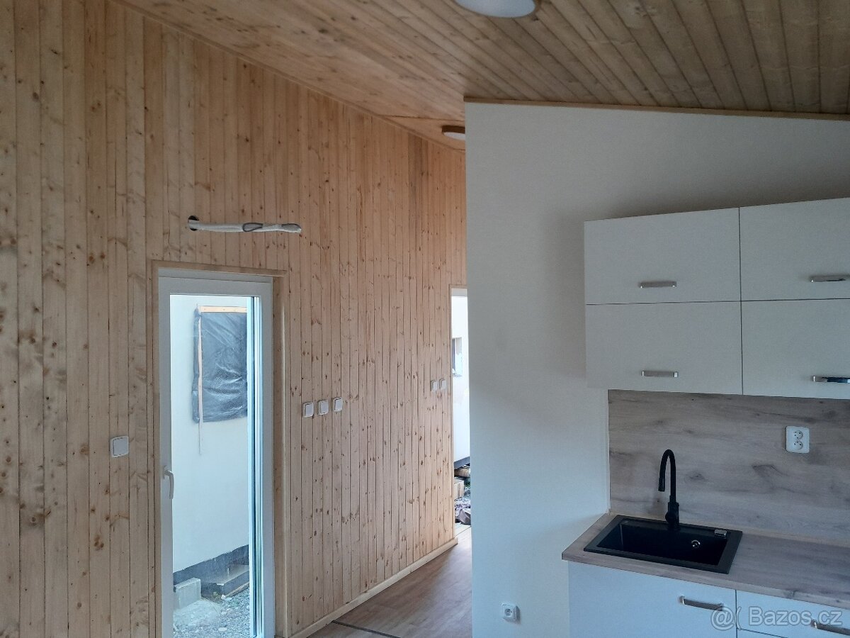 Včetně kuchyně 2+kk,komora,koupelna s wc - 10
