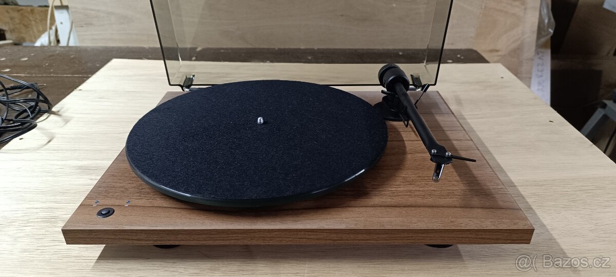 Gramofon Pro-Ject - 10
