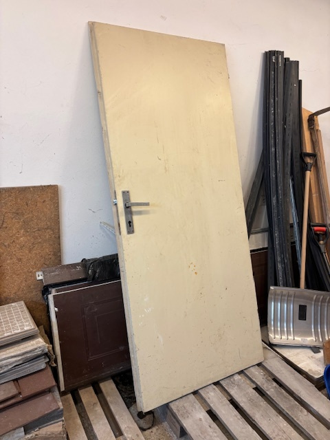 Prodám starší použité dveře ze stavby 80 cm - 10
