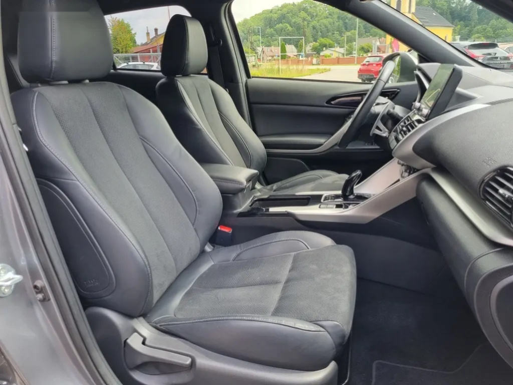 Mitsubishi Eclipse Cross, 2.4 PHEV 4x4 1 - 10