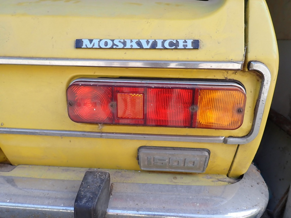 Moskvič 2140 - 10