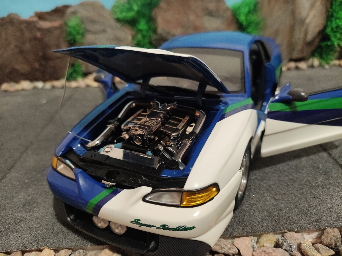 prodám model 1:18 ford mustang super stallion AUTOart - 10