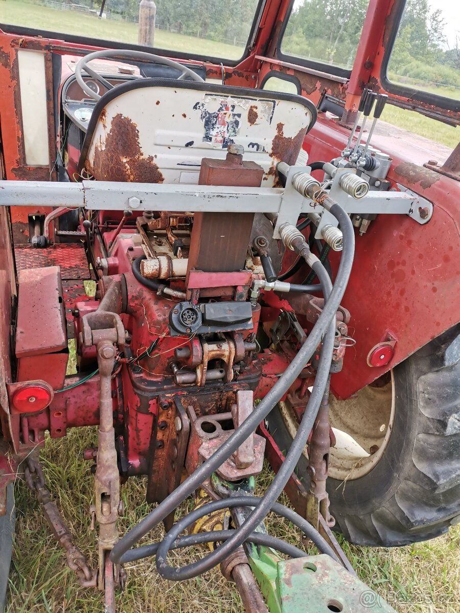 Traktor IHC 444 - 10